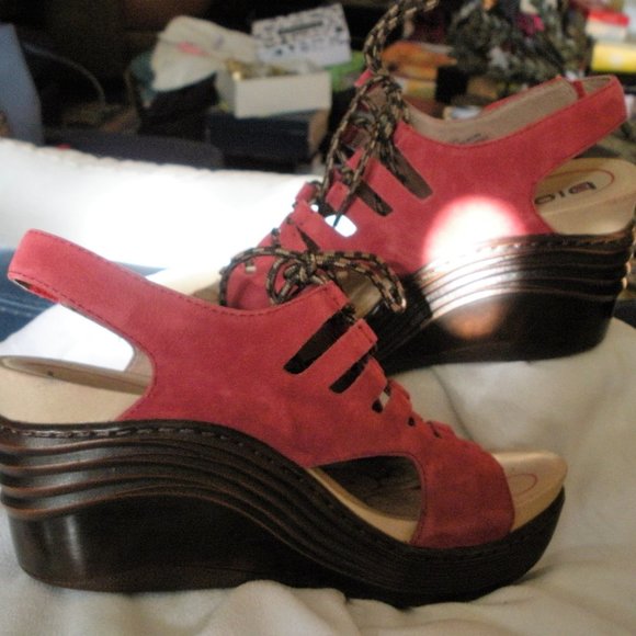 Bionicq suede leather sandals Velcro back fasten strap - Picture 2 of 13